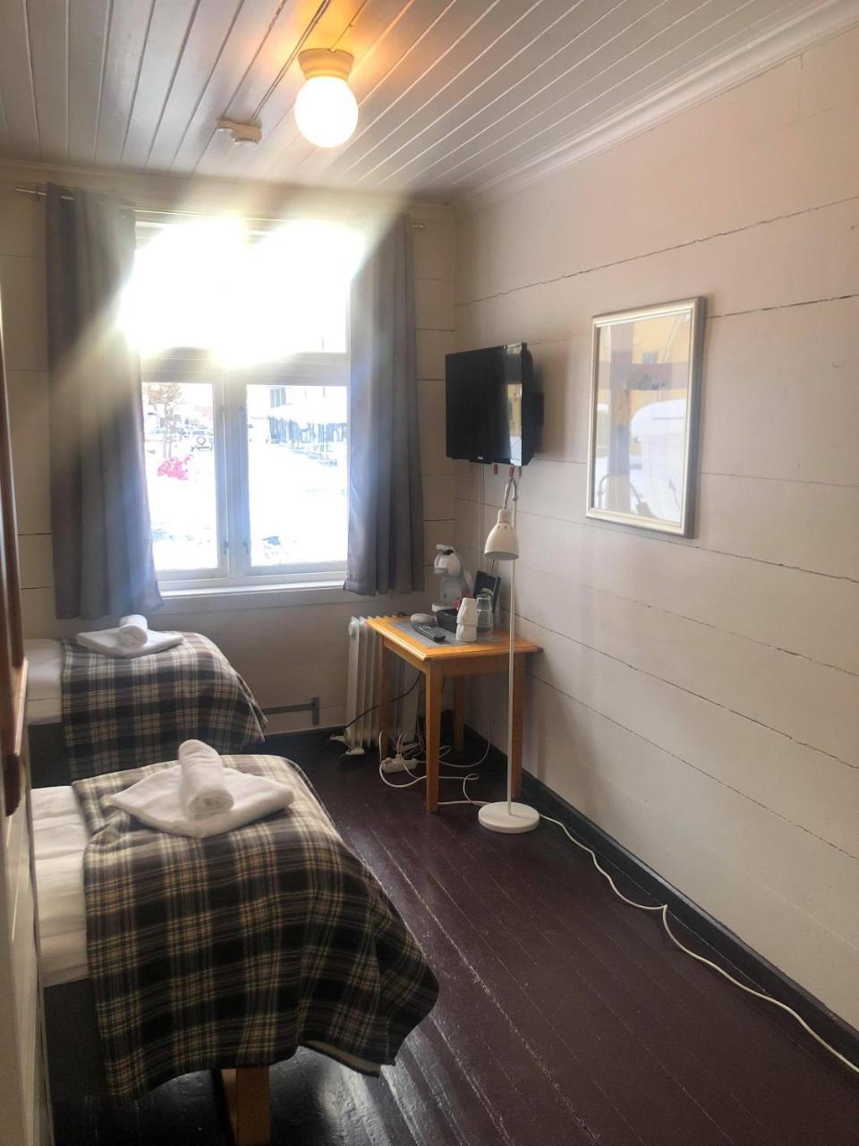 Stryn Kaffebar & Vertshus Экстерьер фото